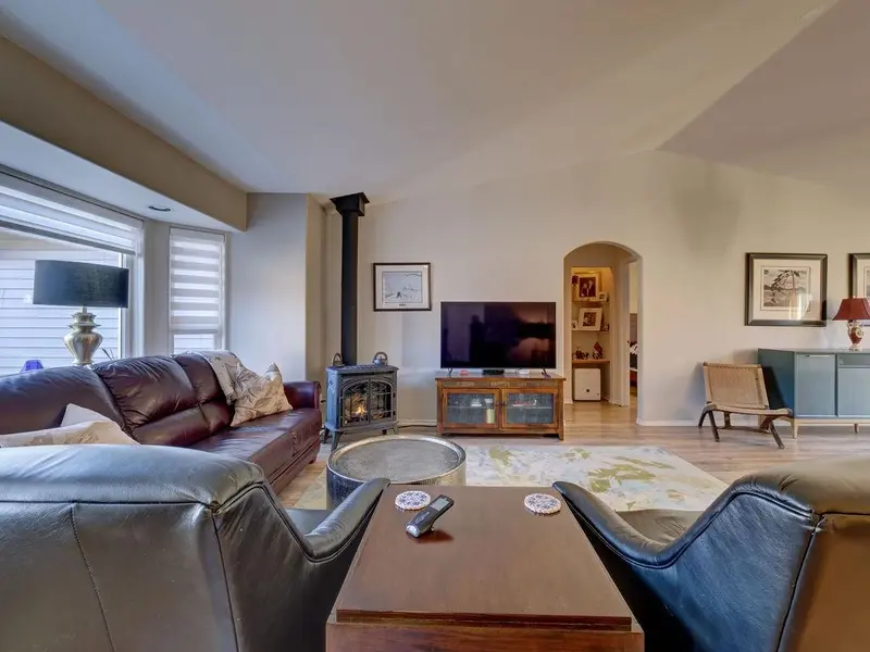 5643 CURTIS PLACE - photo 2 of 25