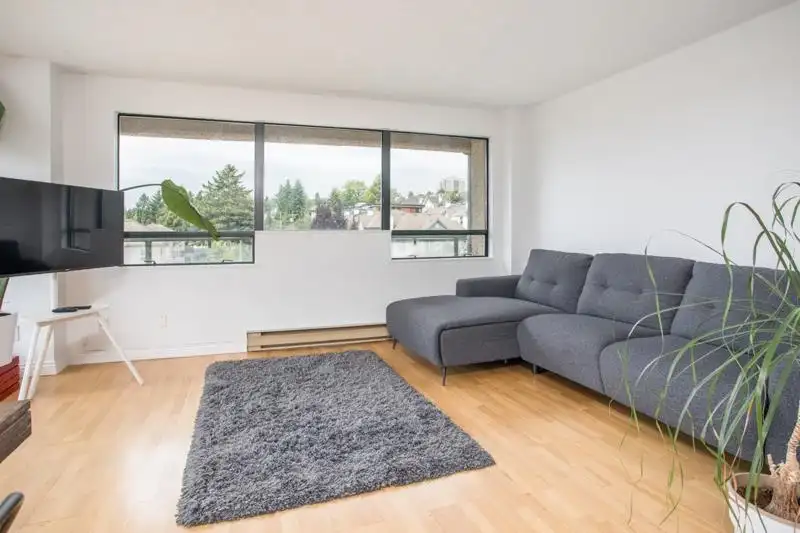 701 1026 QUEENS AVENUE - photo 4 of 32