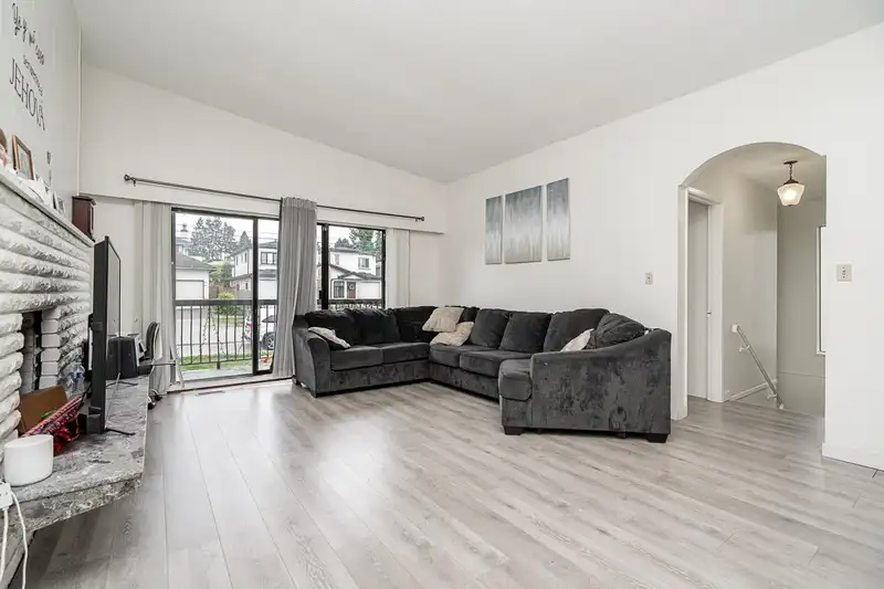 5391-5393 NORFOLK STREET - photo 3 of 40