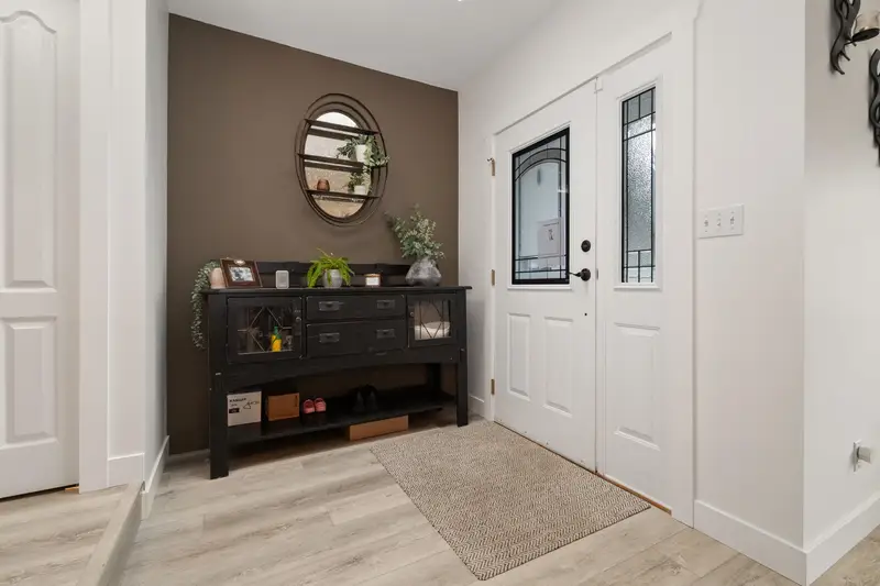 5973 GLENDALE DRIVE - photo 4 of 25