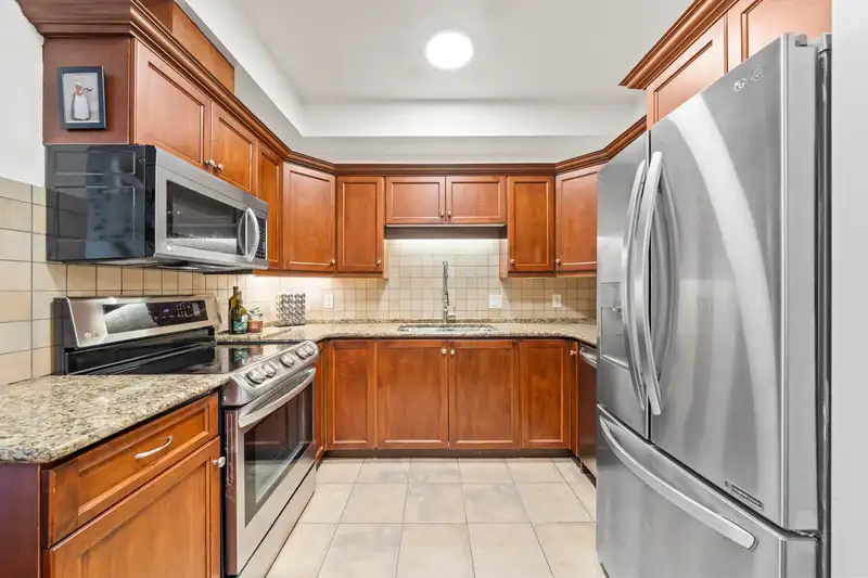 302 2488 WELCHER AVENUE - photo 2 of 25