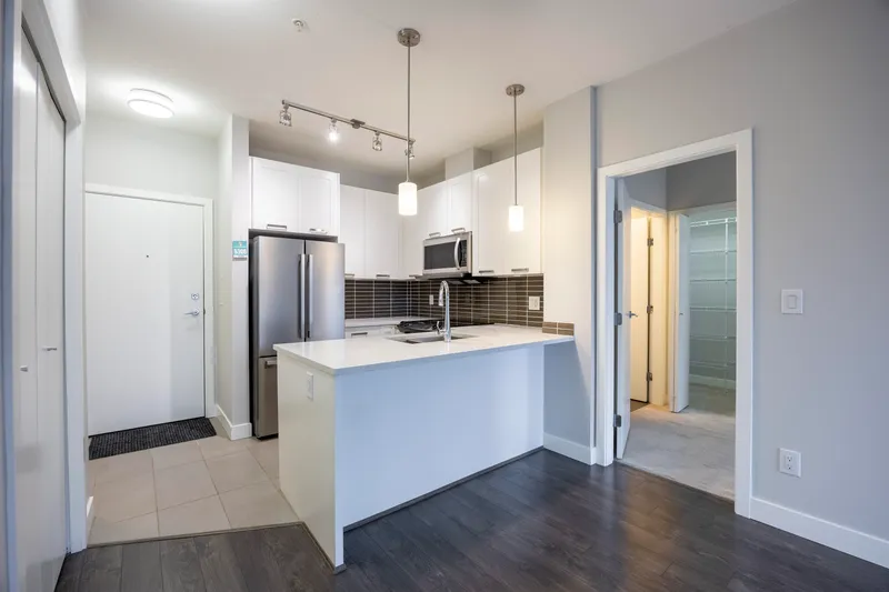 306 10455 154 STREET - photo 3 of 18