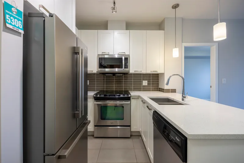 306 10455 154 STREET - photo 4 of 18