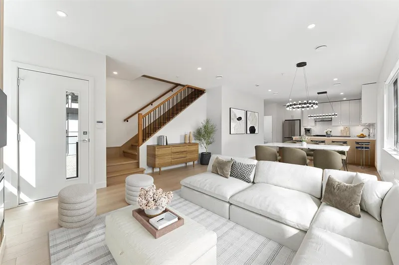 842 ST. DENIS AVENUE - photo 1 of 25