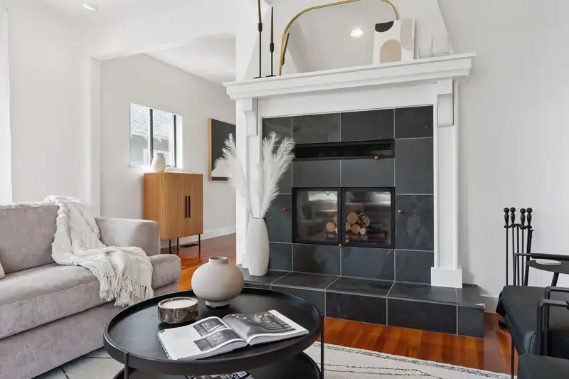 186 W KINGS ROAD - photo 4 of 38