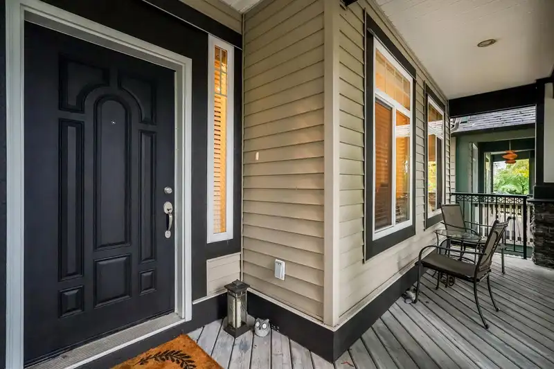 19273 68 AVENUE - photo 3 of 39