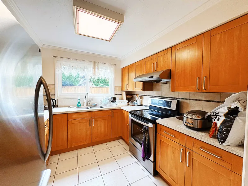 11 8631 NO.3 ROAD - photo 4 of 24