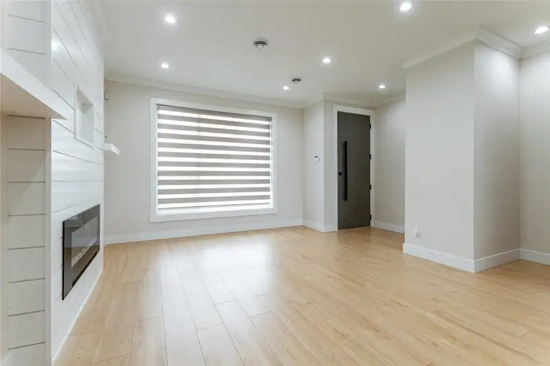 101 954 EDGAR AVENUE - photo 2 of 25