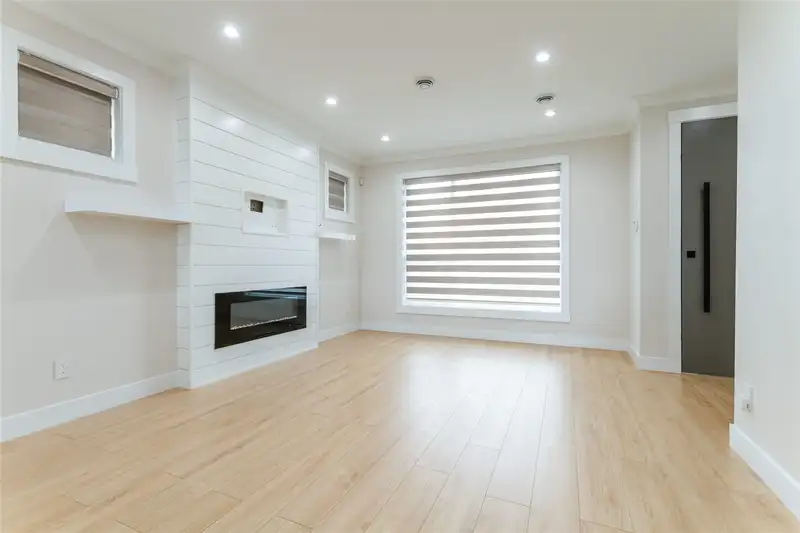 101 954 EDGAR AVENUE - photo 3 of 25