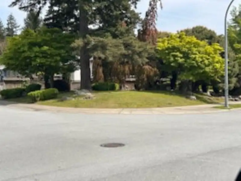 2906 IMMEL STREET - photo 2 of 6