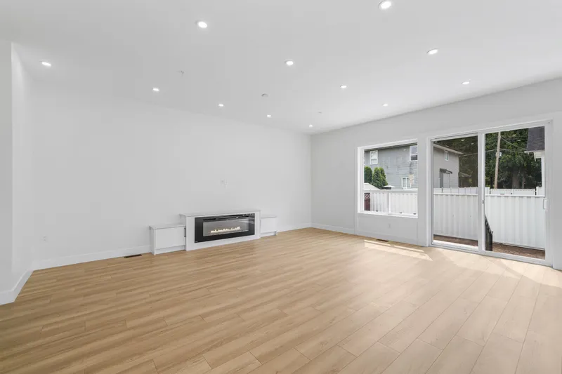 19098 DOERKSEN DRIVE - photo 4 of 25