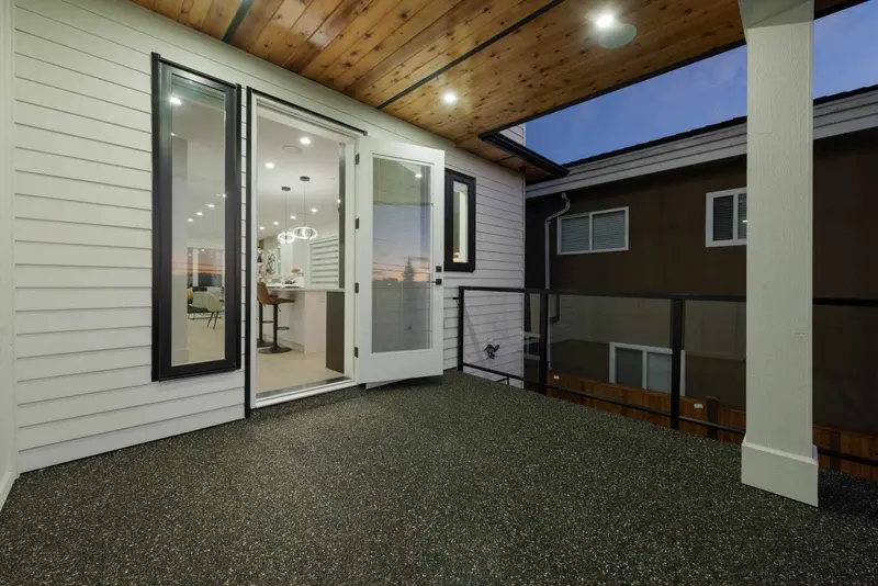 2 7361 FRASER STREET - photo 3 of 25