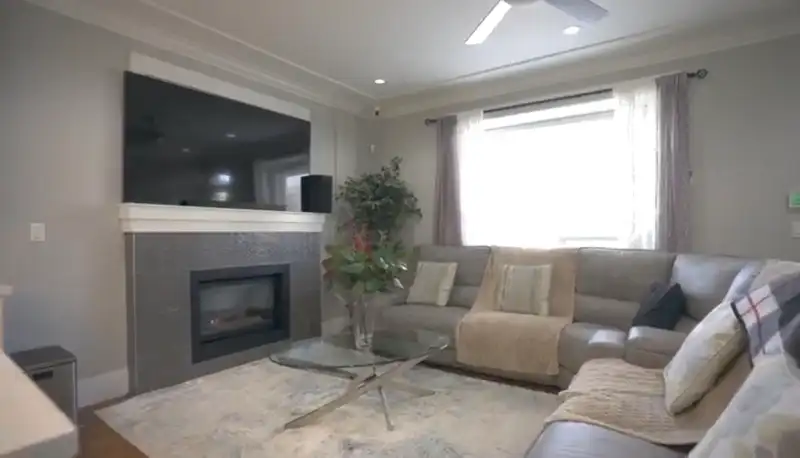 24073 102 AVENUE - photo 3 of 16