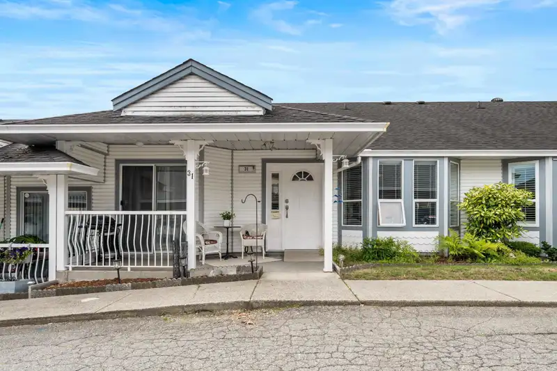 31 20554 118TH AVENUE - photo 2 of 33