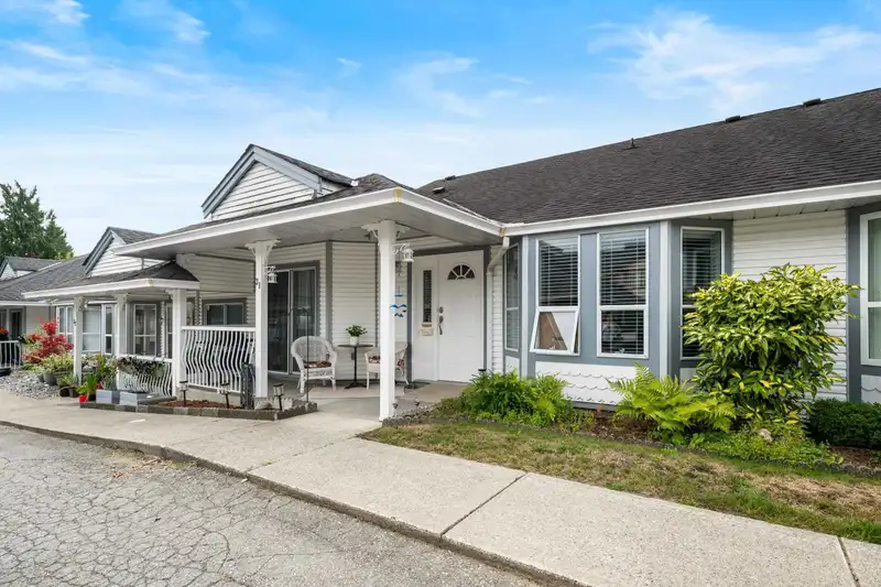 31 20554 118TH AVENUE - photo 3 of 33