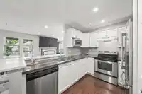 506 301 MAUDE ROAD - thumbnail 2