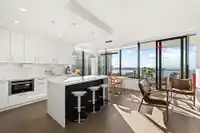 2104 1588 JOHNSTON ROAD - thumbnail 5