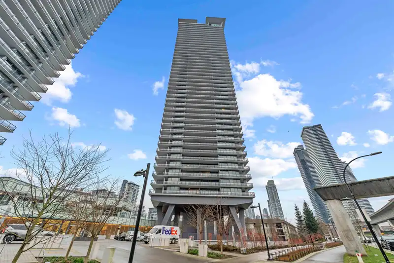 1710 4720 LOUGHEED HIGHWAY - photo 2 of 34