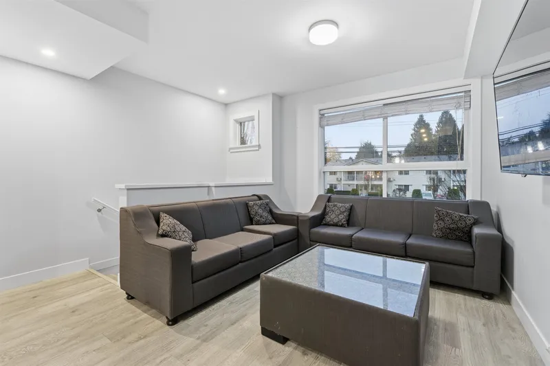 6 2505 WARE STREET - photo 4 of 24