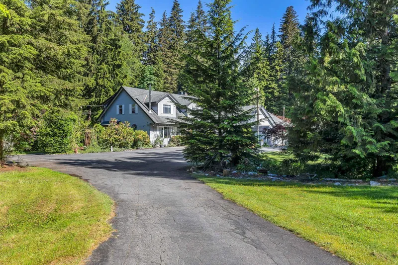 10851 GREENWOOD DRIVE - photo 2 of 25