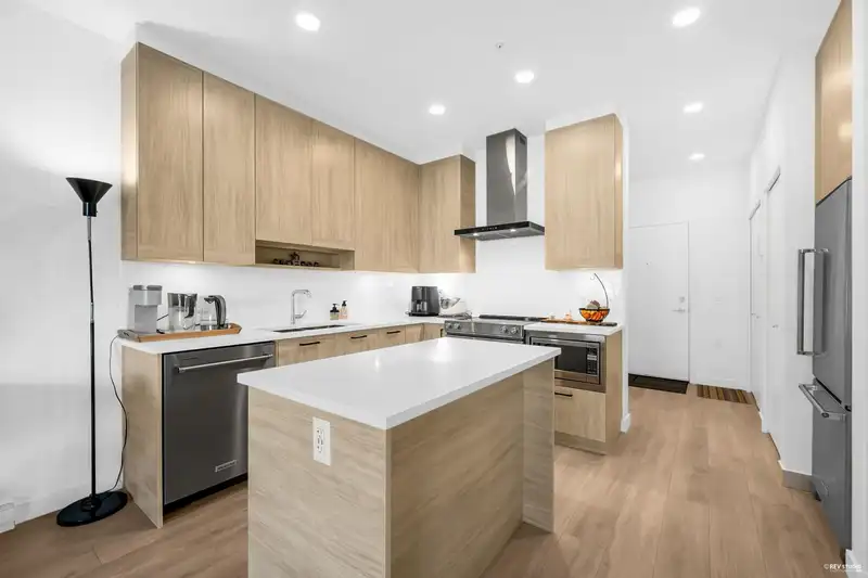 206 7579 16TH STREET - photo 3 of 30