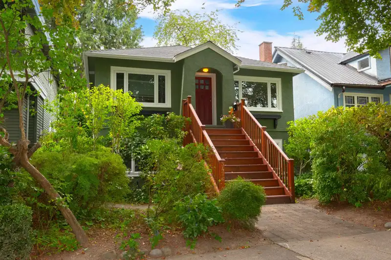 3476 W 13TH AVENUE - photo 3 of 40