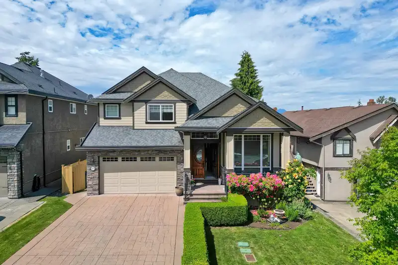 14759 60A AVENUE - photo 1 of 39