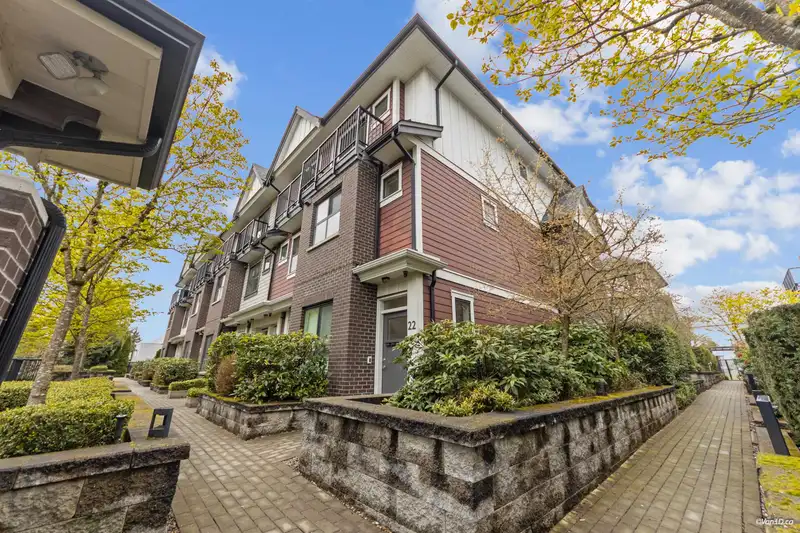 22 7039 MACPHERSON AVENUE - photo 1 of 31