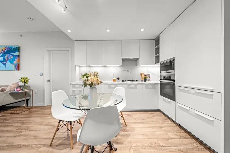 1608 6699 DUNBLANE AVENUE - photo 3 of 25