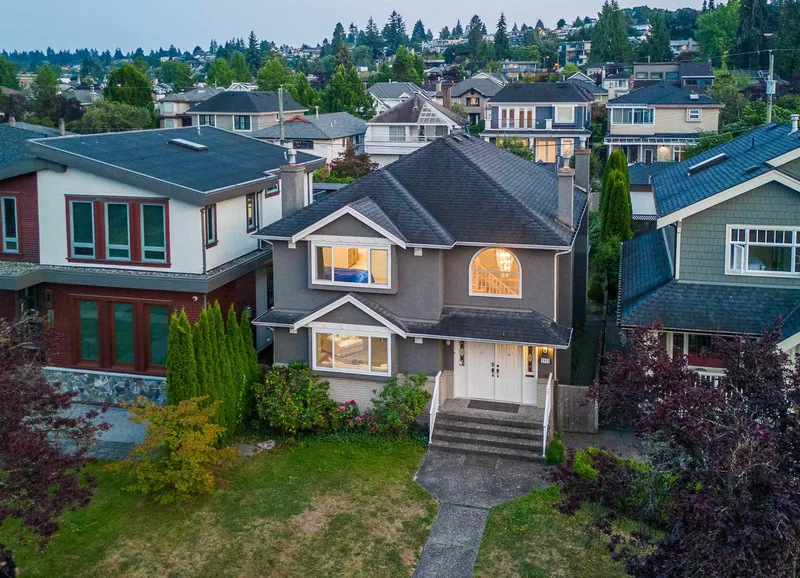 2922 W 22ND AVENUE - photo 4 of 25