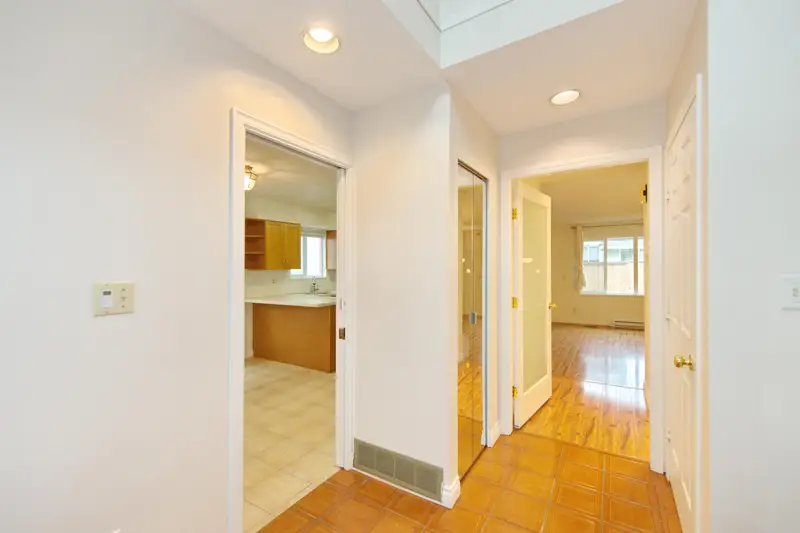 7203 BRIDLEWOOD COURT - photo 3 of 25