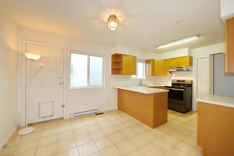 7203 BRIDLEWOOD COURT - photo 4 of 25