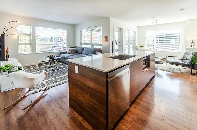 409 1679 LLOYD STREET - photo 1 of 36