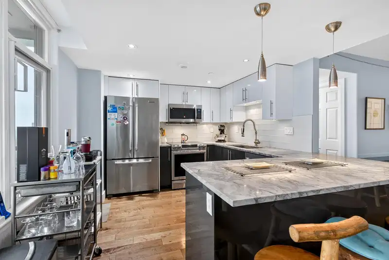 1904 13880 101 AVENUE - photo 3 of 37
