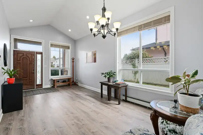 11288 87A AVENUE - photo 2 of 10