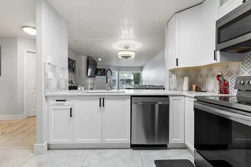 102 15160 108 AVE - photo 2 of 23
