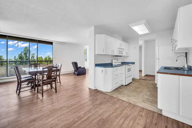 1104 3737 BARTLETT COURT - photo 4 of 38