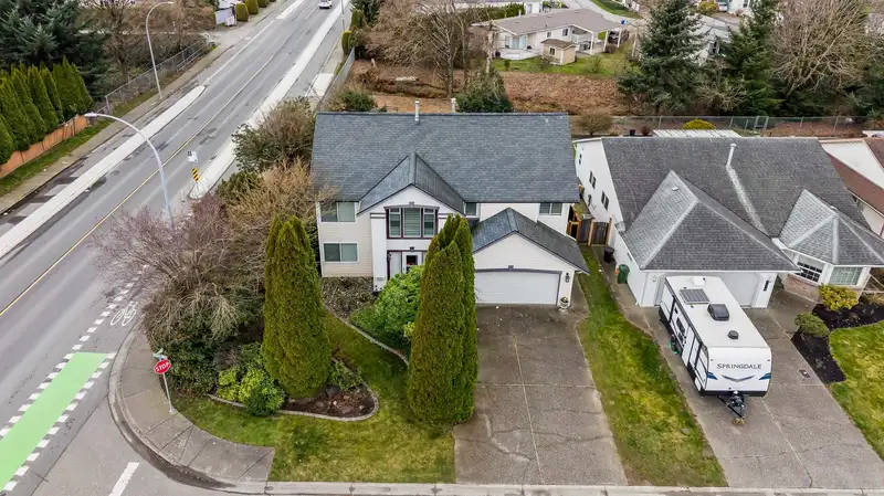 7575 DIAMOND CRESCENT - photo 1 of 40