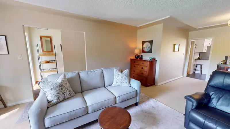 483 E 31ST AVENUE - photo 4 of 40