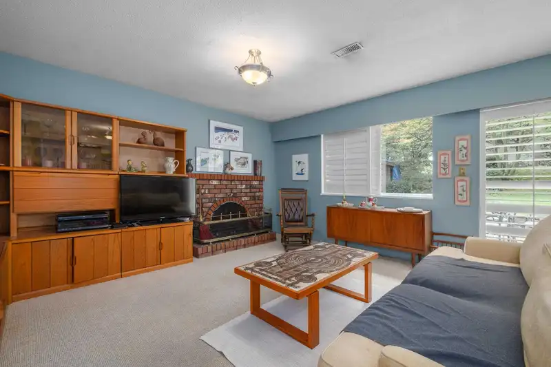 3717 REGENT AVENUE - photo 4 of 38
