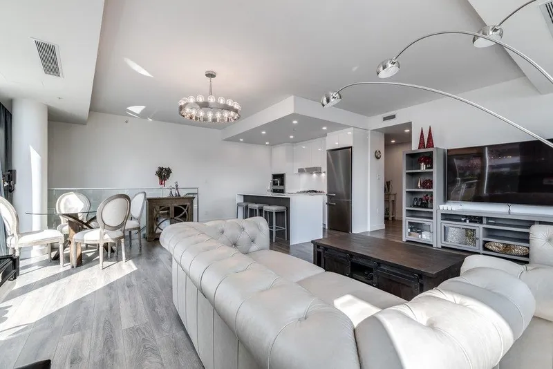 107 5688 WILLOW STREET - photo 4 of 23