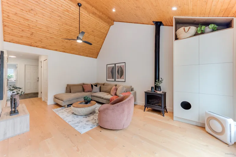 9557 WILLOWLEAF PLACE - photo 4 of 25