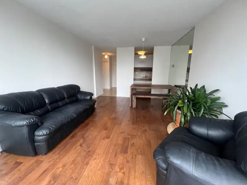 801 1720 BARCLAY STREET - photo 4 of 15