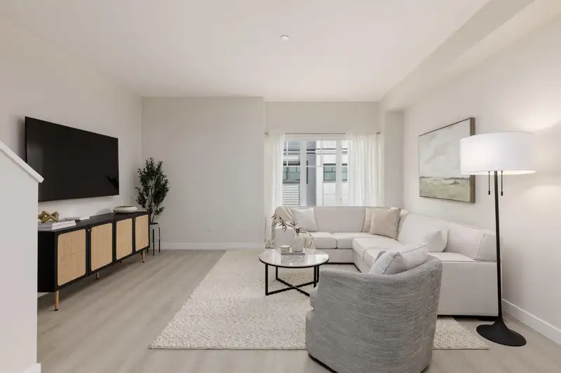 114 19451 SUTTON AVENUE - photo 4 of 21