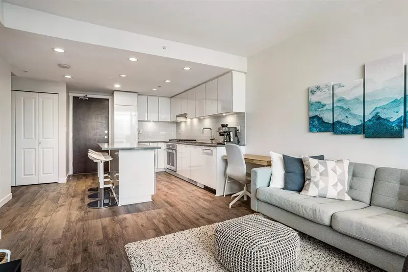 810 2388 MADISON AVENUE - photo 2 of 25