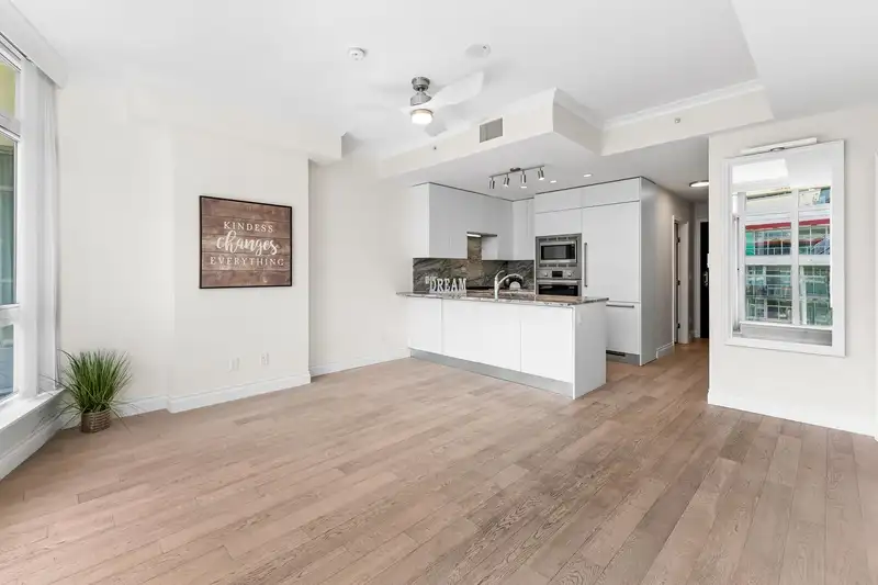 901 175 VICTORY SHIP WAY - photo 2 of 31