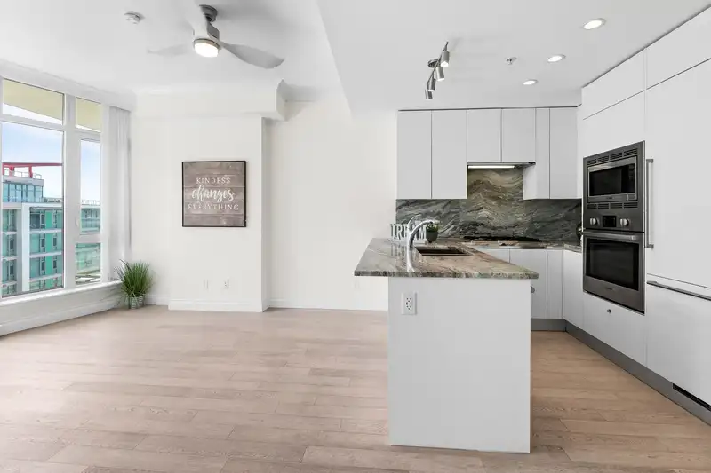 901 175 VICTORY SHIP WAY - photo 3 of 31