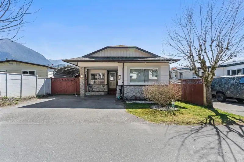 32 46511 CHILLIWACK LAKE ROAD - photo 3 of 33
