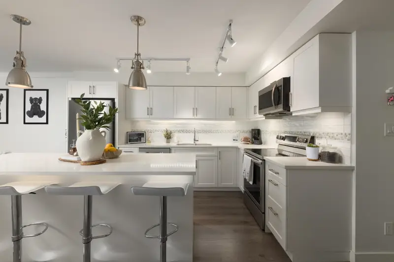 360 27358 32 AVENUE - photo 2 of 25