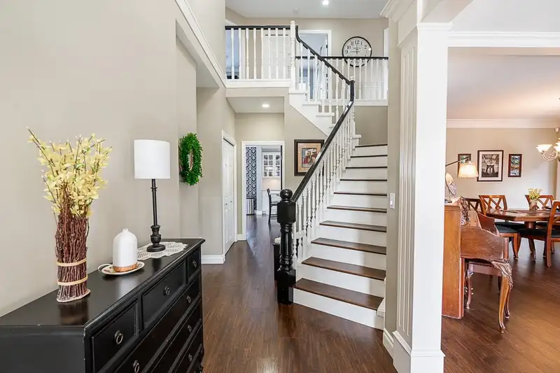 14765 31 AVENUE - photo 3 of 37